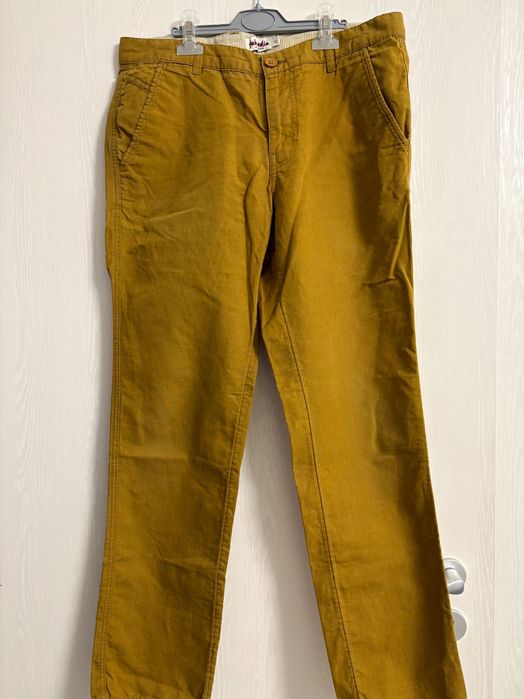 Pantaloni culoare kaki/ mustar, marimea 32