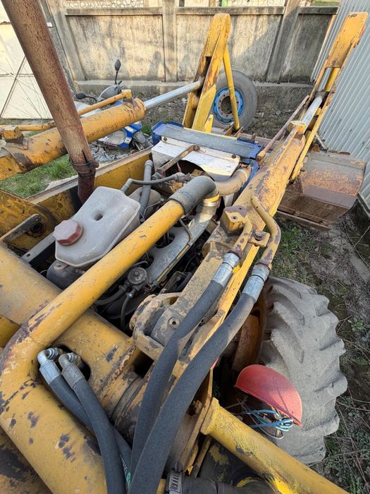 Vând BuldoExcavator Venieri
