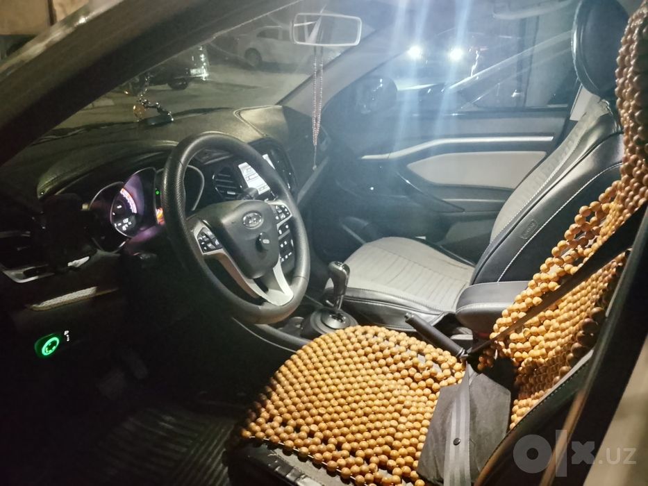 Тезда сотилади Lada sw cross