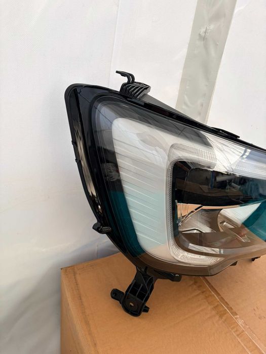Far dreapta complet Renault Master 4 2020+ nou original Renault