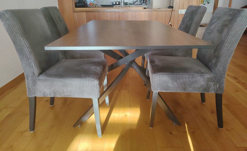 Трапезна маса с 4 стола