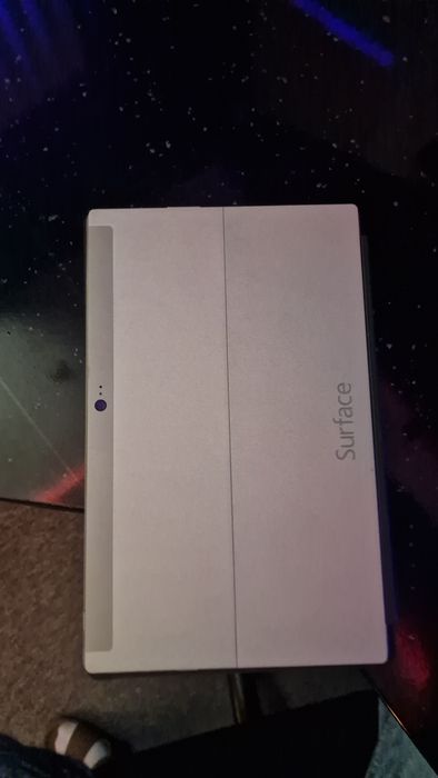 Tableta microsoft surface RT - PENTRU PIESE