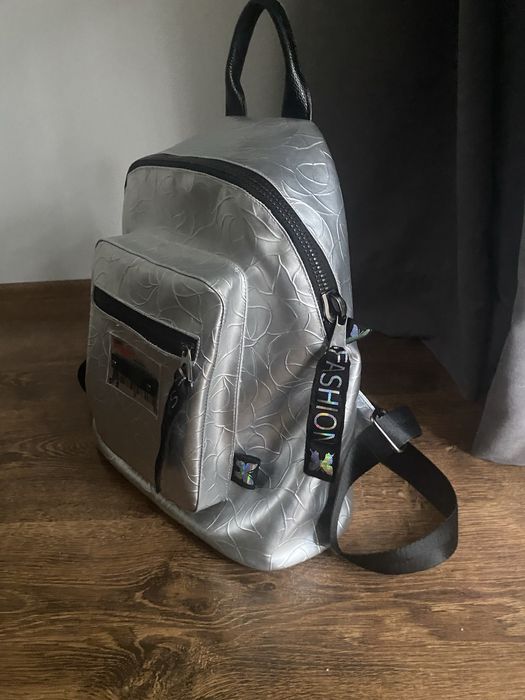 Дамска раничка сребро