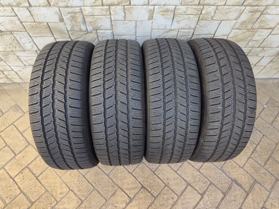 Зимни гуми Continental 225/55R17C dot2023  225/55/17