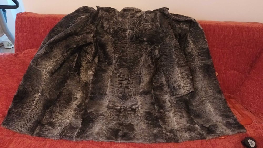 Haina de dama din Astrahan Swakara