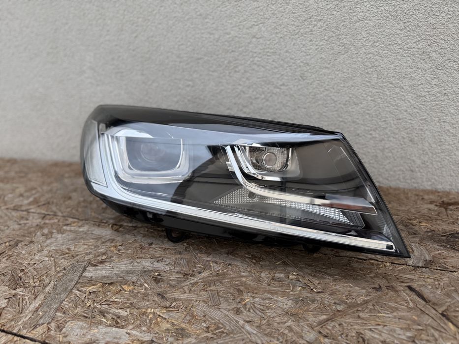 Far dreapta VW Touareg 7P Facelift 2016-2017-2018 Xenon + LED Original
