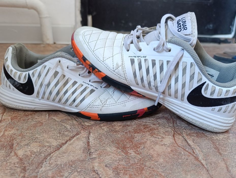 Lunar Gato white Nike