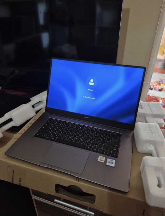 Ультрабук Huawei Core i3-10110
