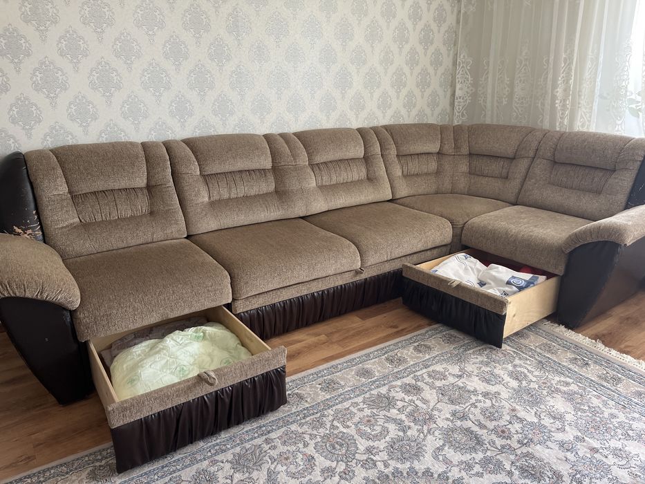 Продам угловой диван.  Состояние хорошее.