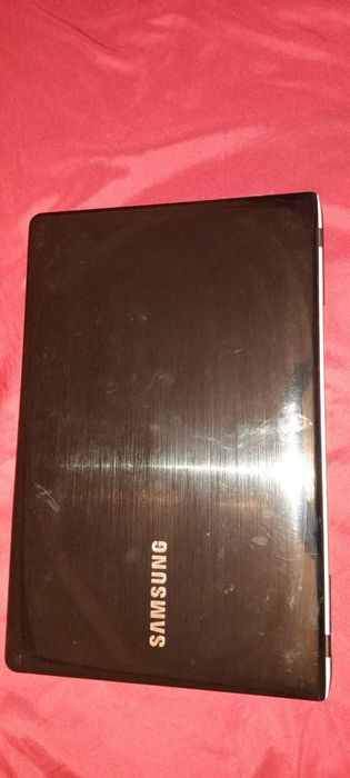 Samsung noutbuk aotiladi