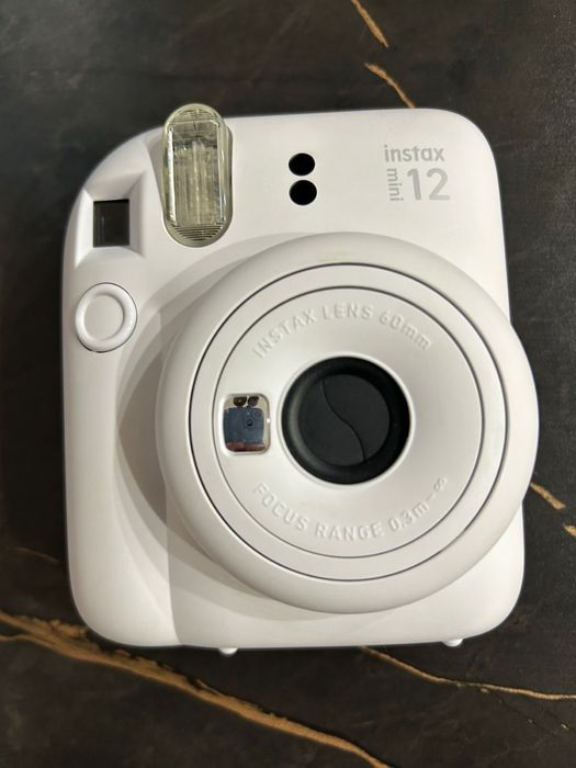 Продам Fujifilm Instax Mini 12