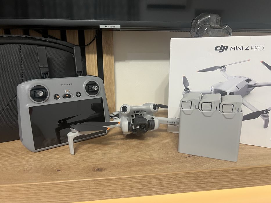 DJI Mini 4 Pro Fly More Combo + DJI RC 2  | 21 zboruri