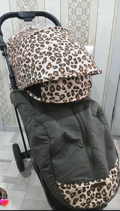 Продам прогулочную коляску