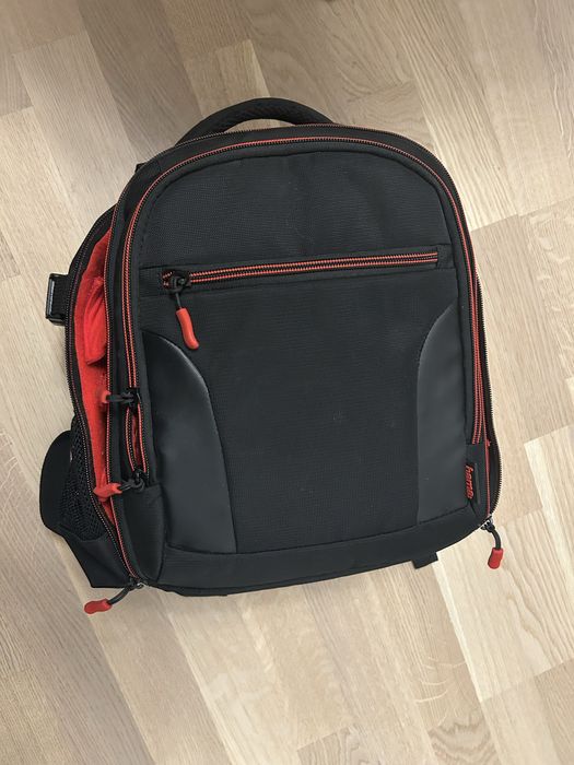 Canon 60D + doua obiective(50mm 1.8, 18-55 kit), blit, backpack