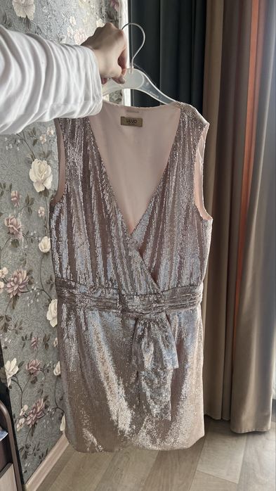 Продам новое платье