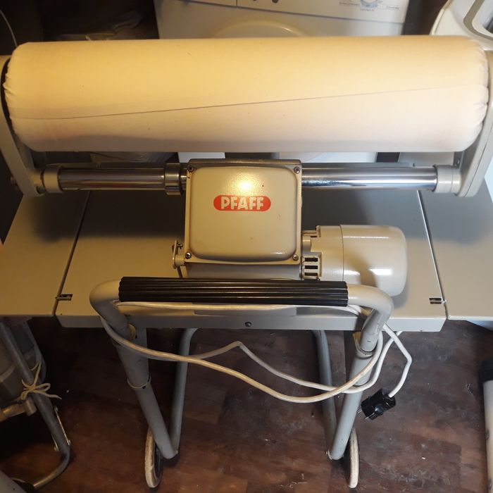 Профисиотнална машина за гладене.