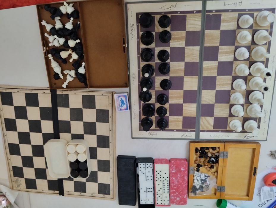 Шахматы продам корболитовые