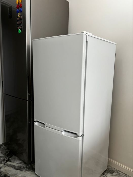 Продаётся холодильник марки Атлант.