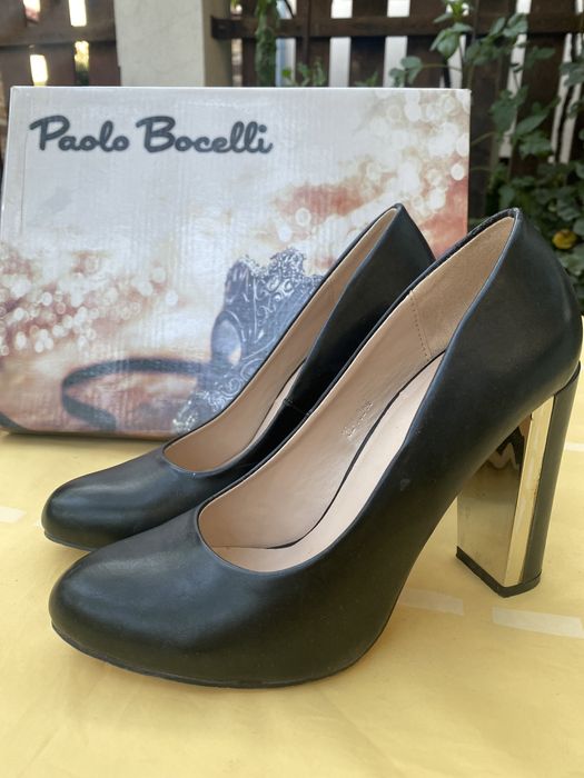 Дамски обувки с ток