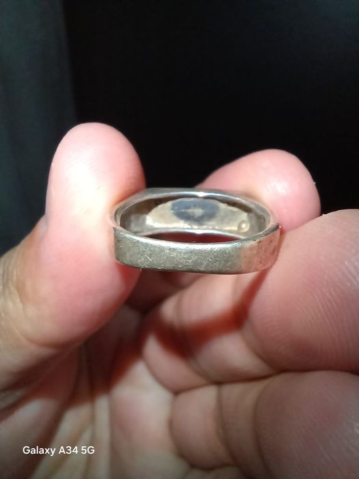 Продаётся кольцо серебро