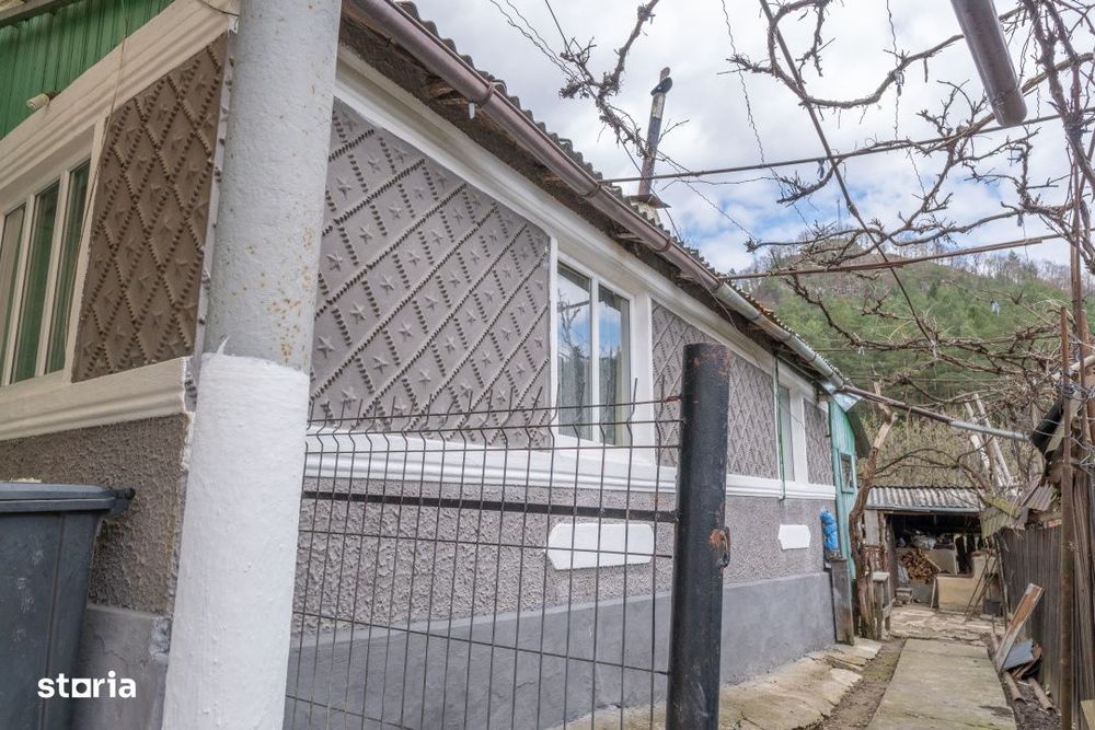 Acasa nu e un apartament. E pe Pietrosu nr. 8, in Zemes.