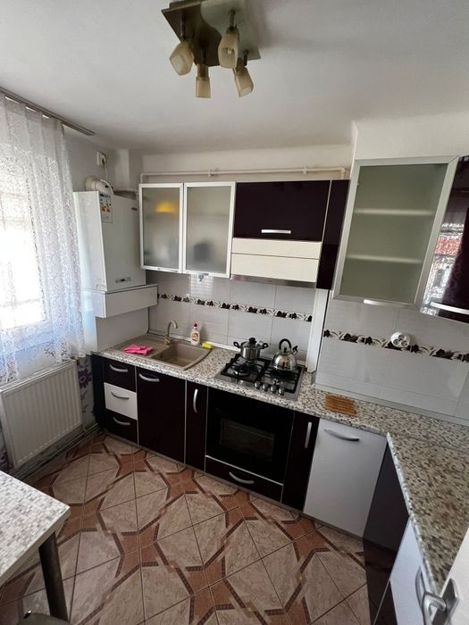 Închiriez apartament