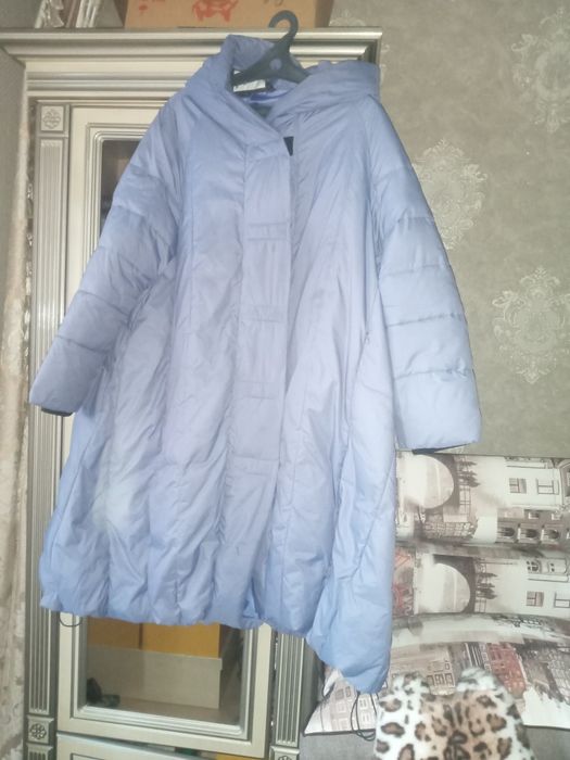 Пальто осеннее сиреневое.