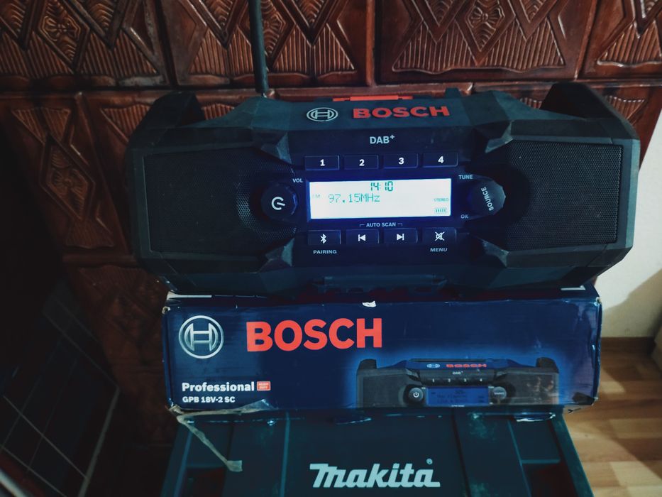 Vind radio Bosch.
