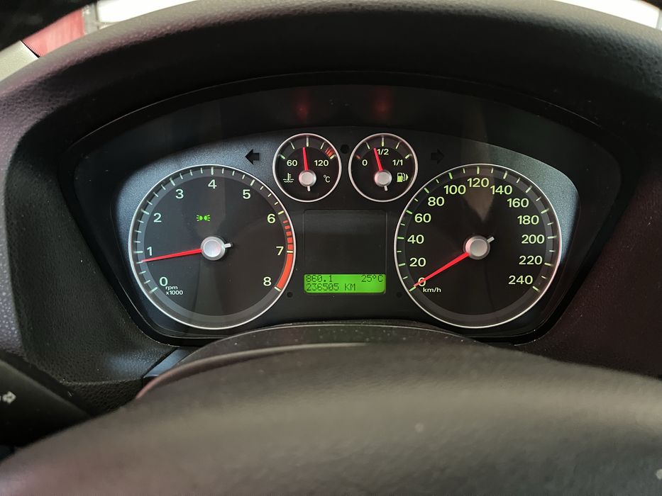 Vand ford focus benzină