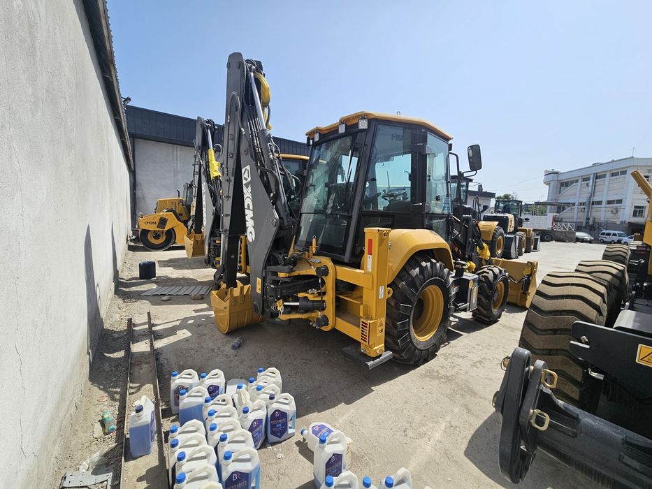 Экскаватор погрузчик xcmg xc870hk