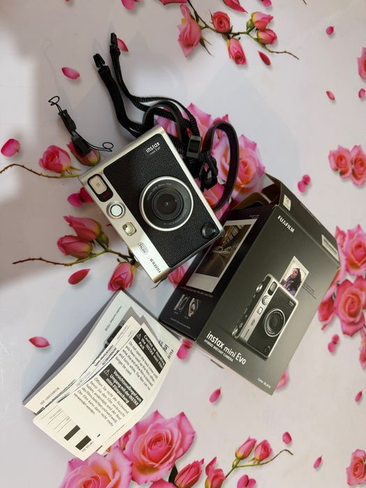 Фотоаппарат Instax mini evo