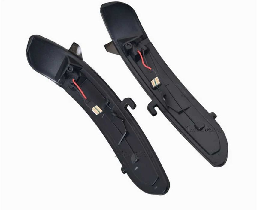 Динамични бягащи мигачи за огледалата за Пежо Ситроен Peugeot Citroen