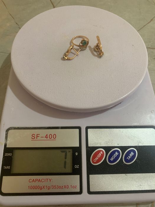 кольцо и серьги с натуральными изумрудами