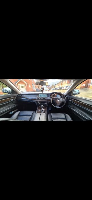 Dezmembrez BMW  730SE