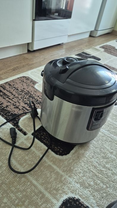 Мультиварка продается