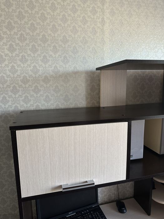 Продам компьютерный стол