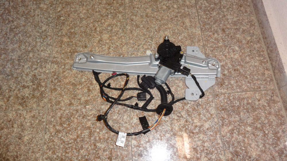 Piese pentru echipare usa dreapta spate Hyundai Tucson hibrid an 2022, 23, 24...