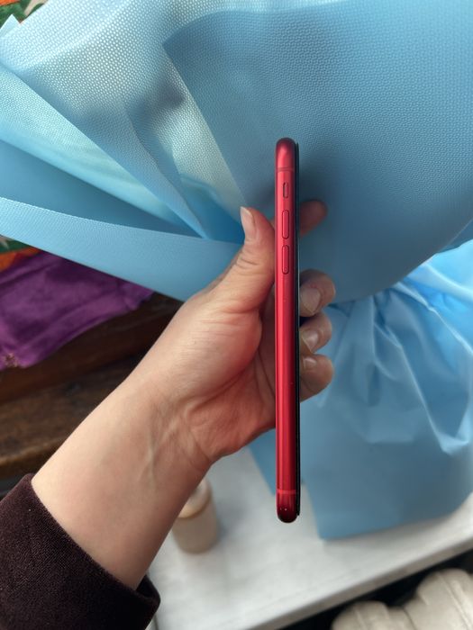 Айфон 11   64 гб