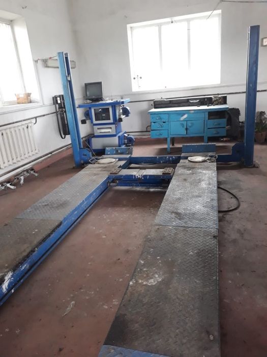 Стенд с подъемником для геометрии