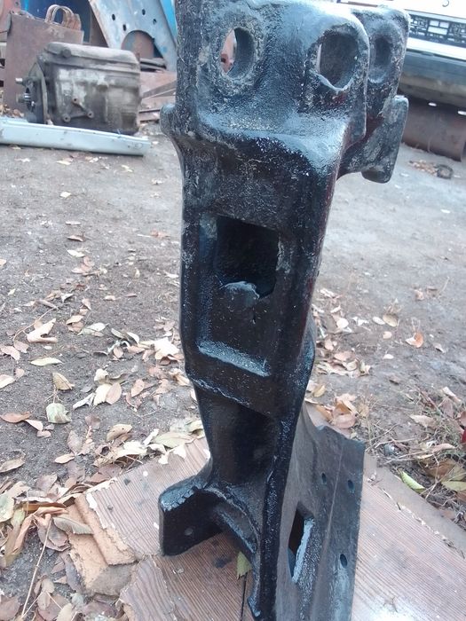 Продам  стойку плуга ПЛН -35