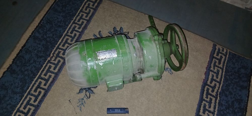 Электромотор-двигатель.