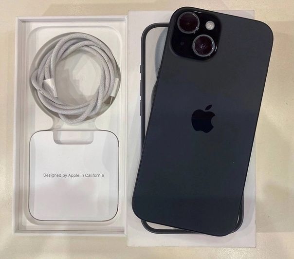 Продам айфон 15 отличный