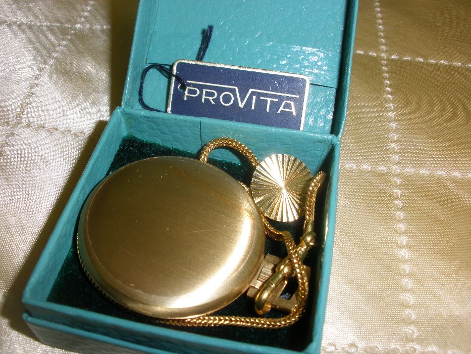 Позлатен джобен швейцарски часовник нов.