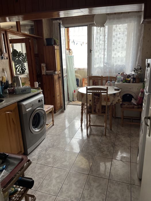 Дава се под наем Тристаен апартамент в Перник, Васил Левски - 95 кв.м за 459 € - Снимка #3