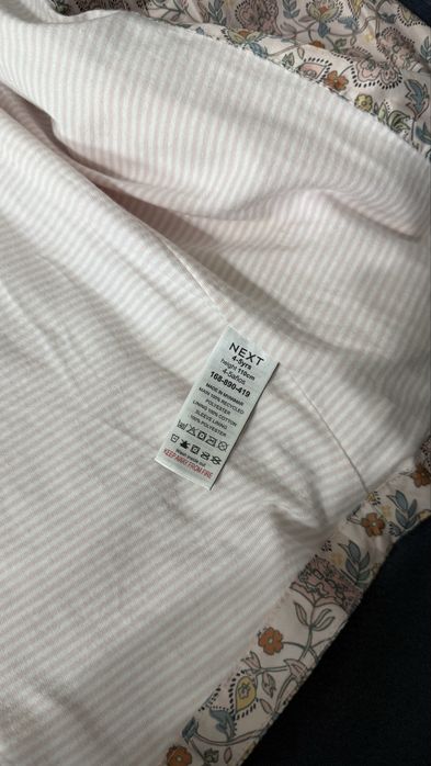 Продам курточки на девочку 3-4 года