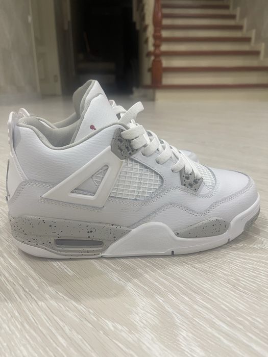 Продам новый кроссови Jordan 4 размер 40