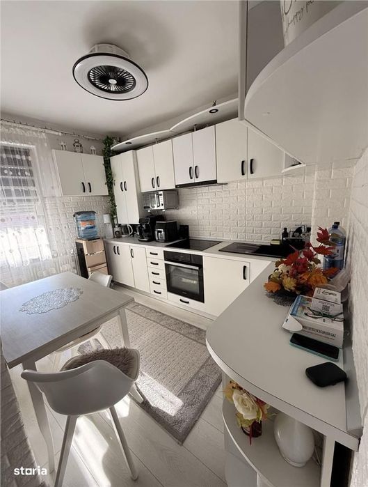 Apartament 2 Camere Luminos Etaj 1 Renovat Mobilat Utilat Loc Parcare