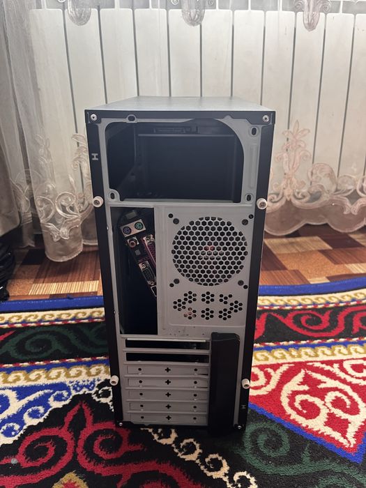 Старенький корпус для компьютера