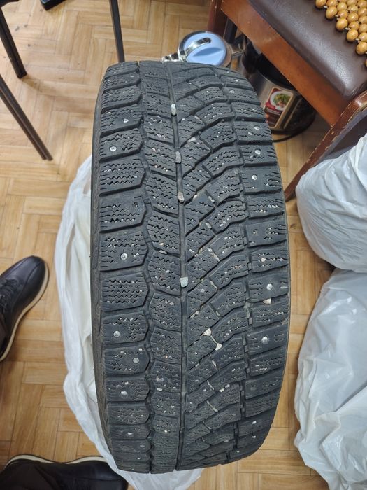 Продам комплект шин