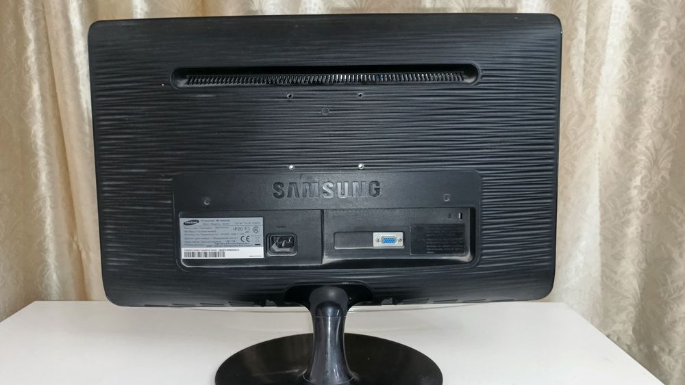 продам манитор Samsung